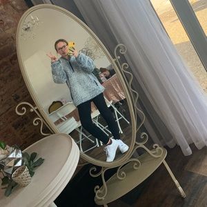 Meet your Posher, Abby